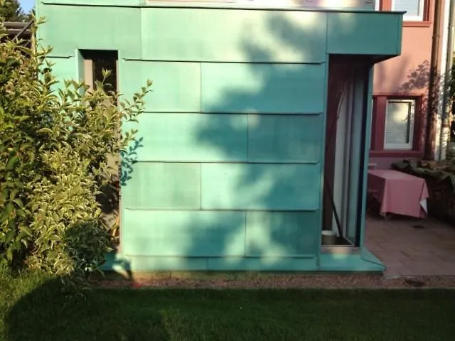 Urban Gardenappartment In شقة